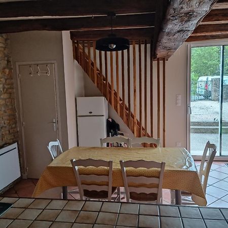 Charmante Maison En Pierres Sainte-Radegonde-des-Noyers Экстерьер фото